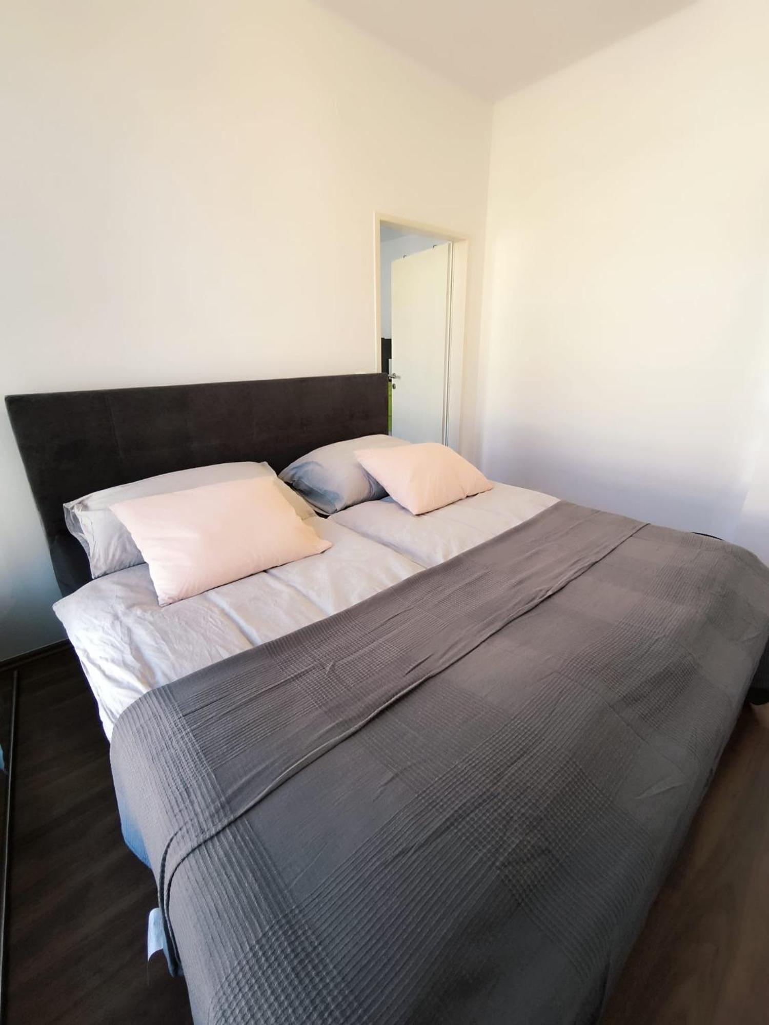 Pretty Apartment Next To Metro Station Viena Exterior foto